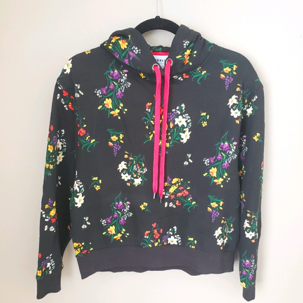 HIGHLINE COLLECTIVE - Cropped Floral Hoodie